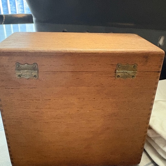 Bayuk Philadelphia Wooden Cigar Box - Picture 4 of 6